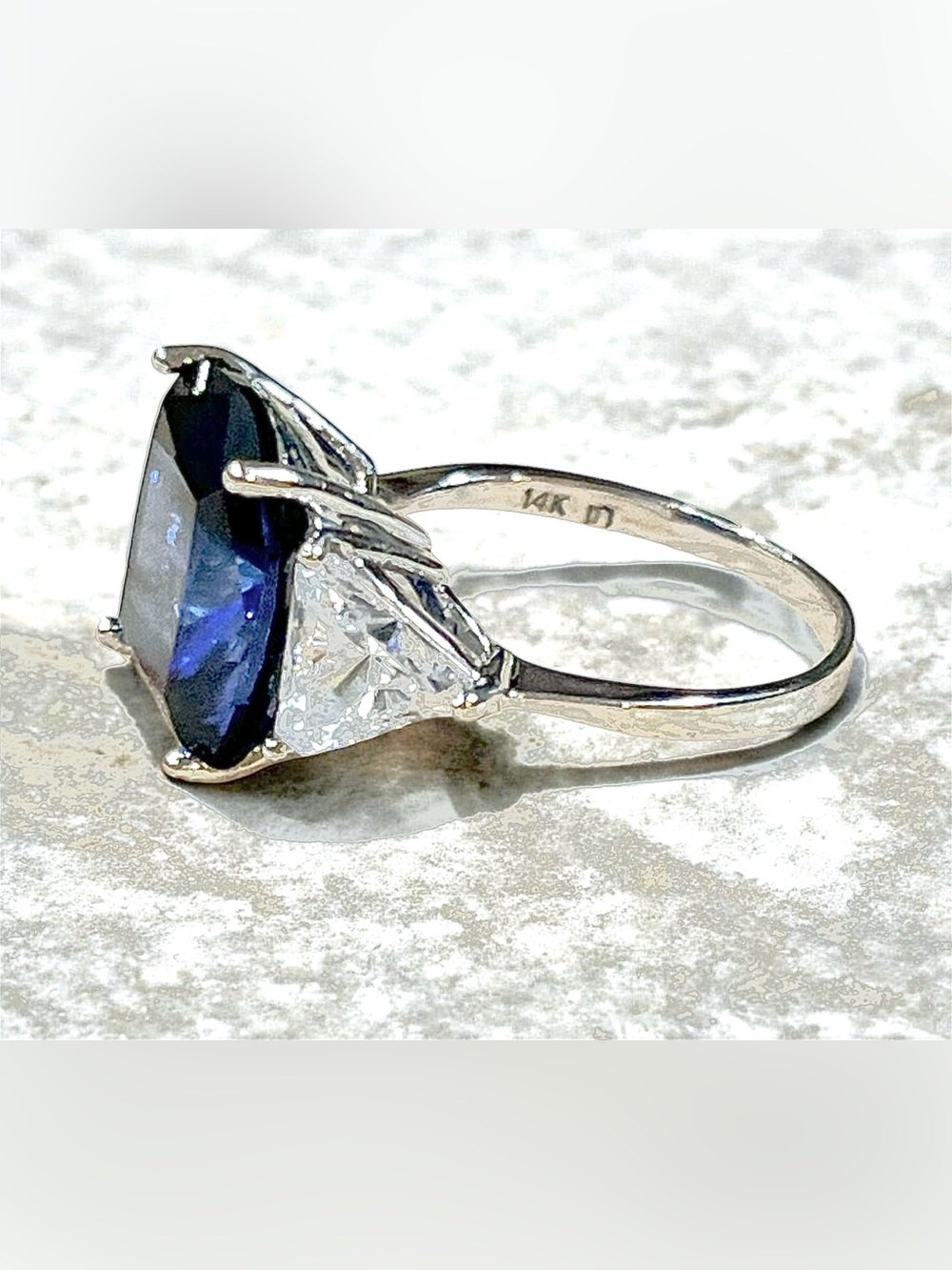 SAPPHIRE RING - Picture 2 of 3